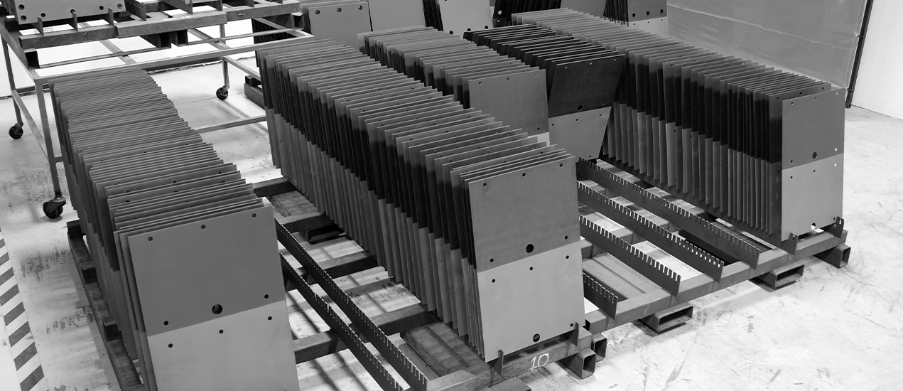 Read more about the article Hexavalent Chrome Alternatives: Why Plating Shops Are Switching to Trivalent Chrome and MMO Anodes